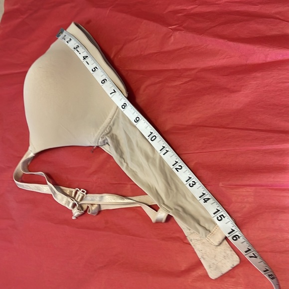 Used bras size 38B - Picture 5 of 9
